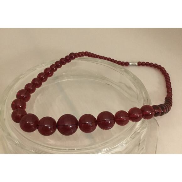 Vintage CHERRY AMBER 63 Graduated Beads 18” Necklace (Re-Strung) - Picture 4 of 7